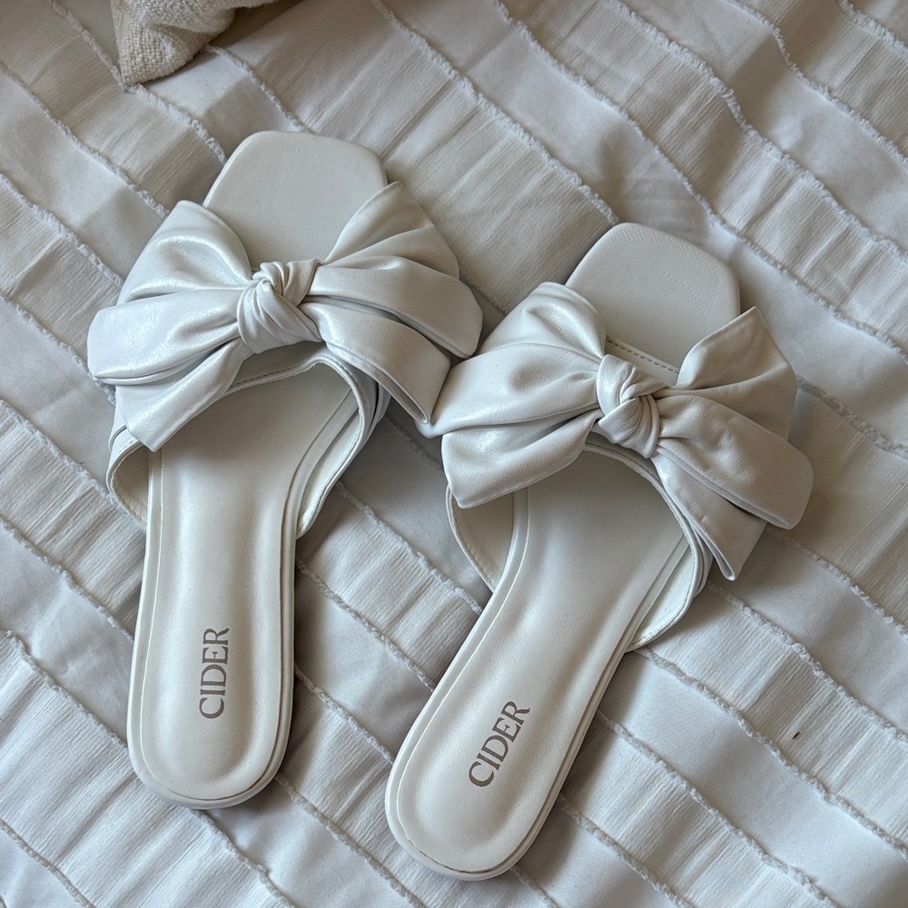 Cider Cream Bow Slide Sandals